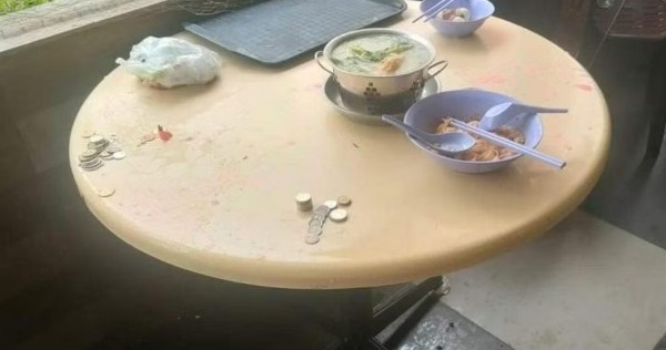 Mini hotpot at Bukit Batok coffee shop 'explodes' after stall assistant tops up gel fuel