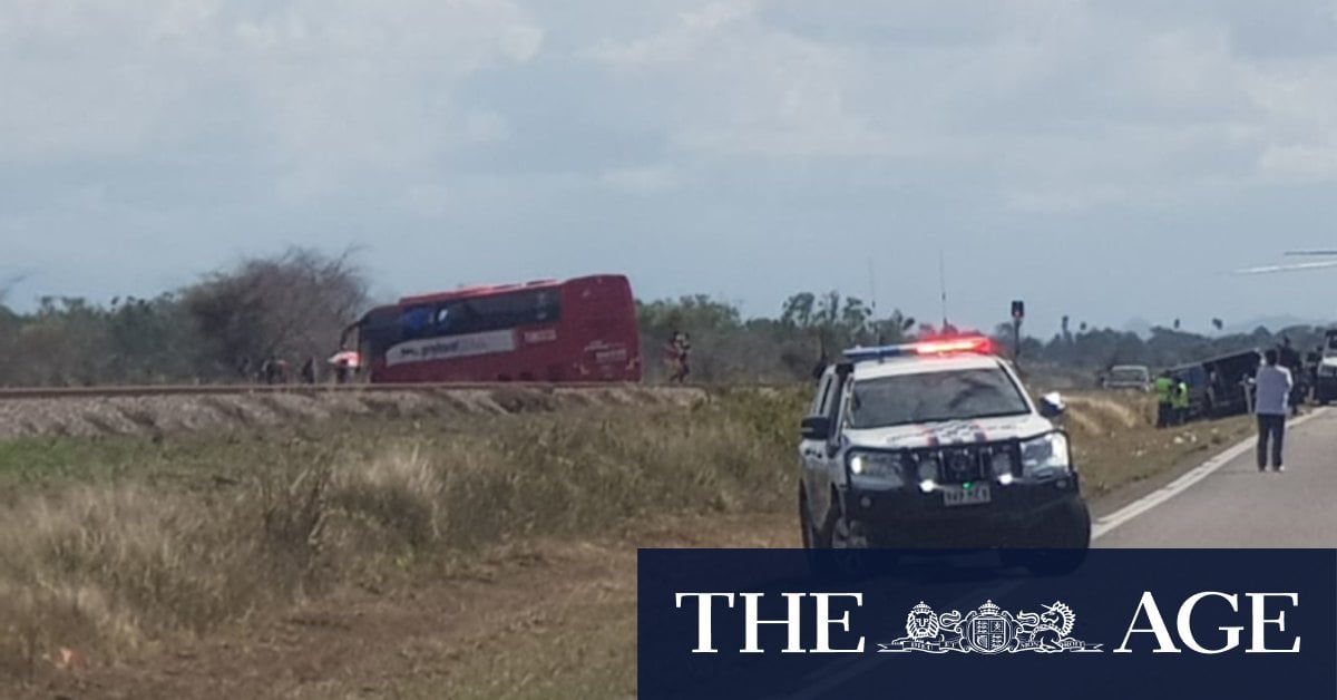 North Queensland bus crash leaves three dead, four fighting for life