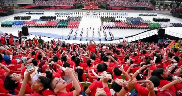 'Nothing like seeing it in real life': Over 10,000 P5 pupils catch first NDP NE show at Padang