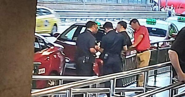 Police called in after cabby refuses to pick up drunk passengers at Chinatown 