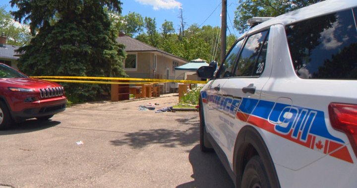 Regina yard sale stabbing sends 2 people to hospital: police