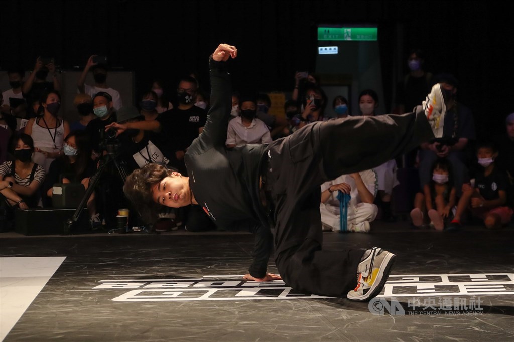 Taiwan B-Boy breaks into inaugural Olympic competition