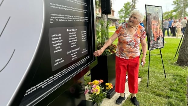 'We will not forget': Families, community gather in Dauphin on 1st anniversary of deadly bus crash