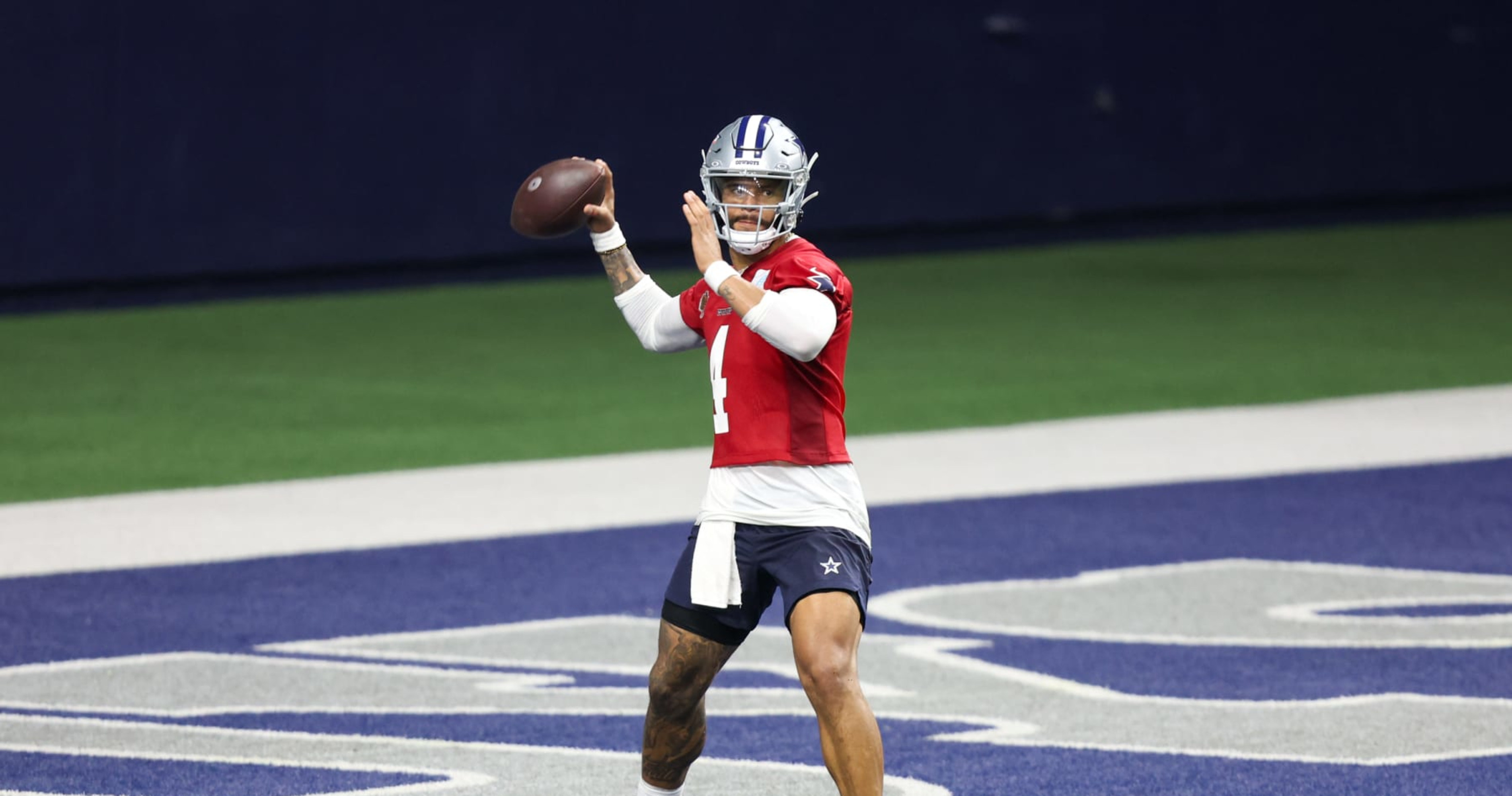 Cowboys Rumors: Dak Prescott Out of Walking Boot After Viral Photo amid Foot Injury