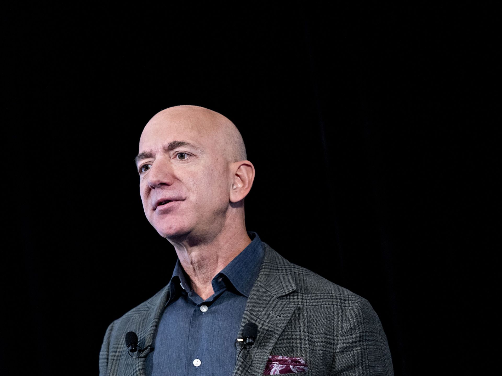 Jeff Bezos to sell $5bn in Amazon shares