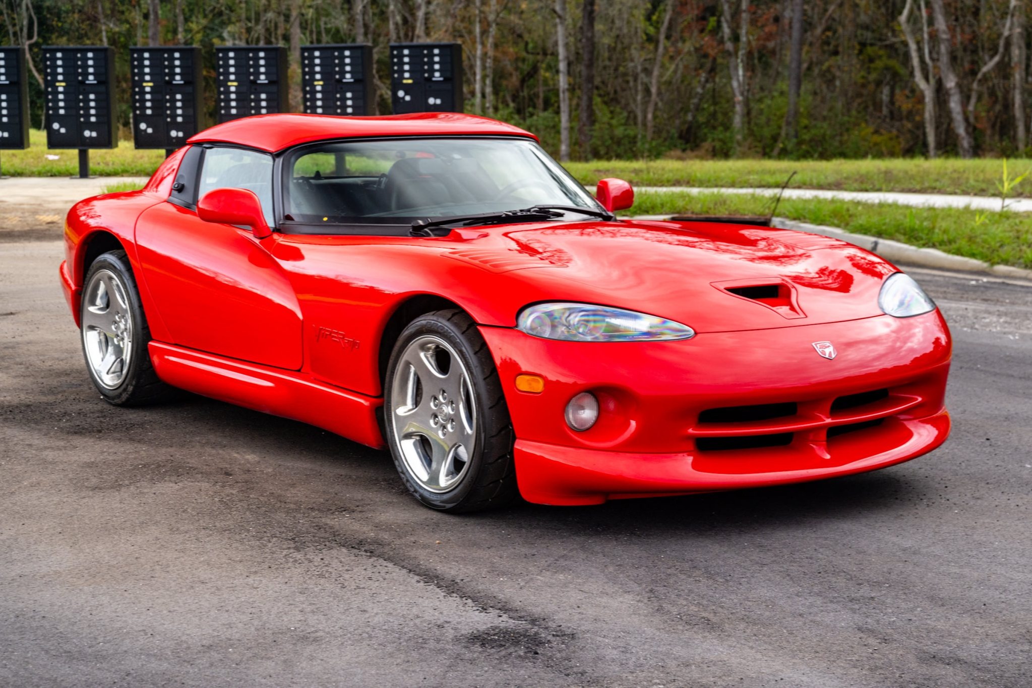 8k-Mile 2000 Dodge Viper RT/10