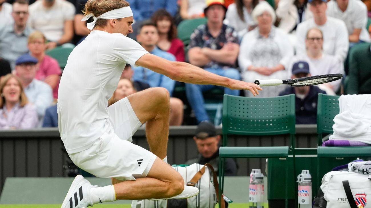 Tennis: Nach Schreckmoment: Zverev im Wimbledon-Achtelfinale