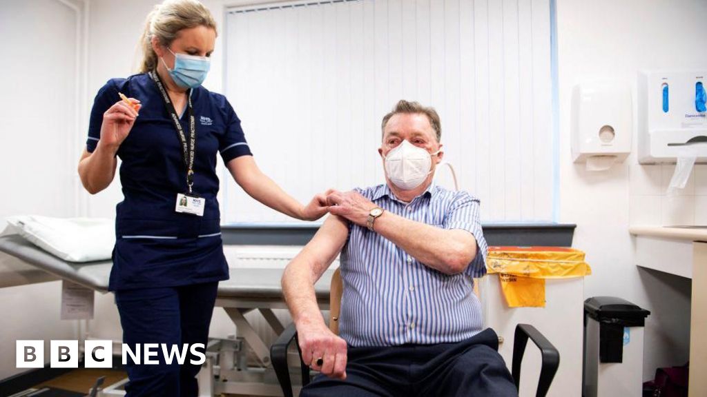 Covid deaths rise as booster vaccine take-up falls