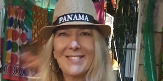 A boomer moved from Texas to Panama for her retirement. She loved it so much she 'accidentally' started a tour company helping expats move.