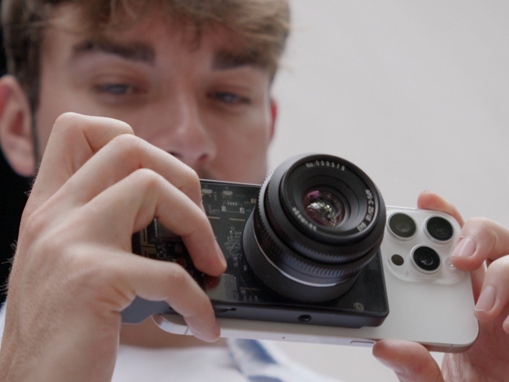 SwitchLens Pro Camera System turns any Smartphone into a Photography Powerhouse