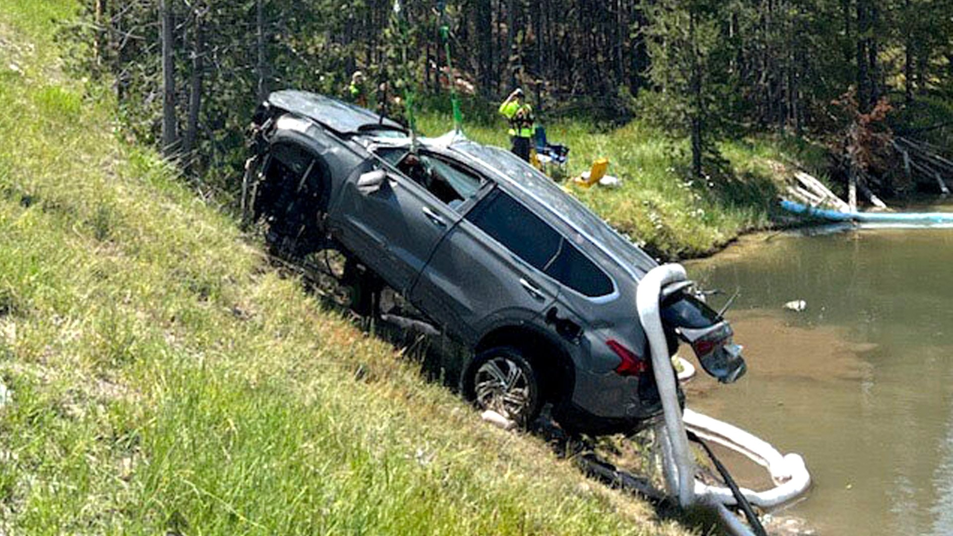 5 hospitalized after car plunges into hot, acidic geyser in Yellowstone...