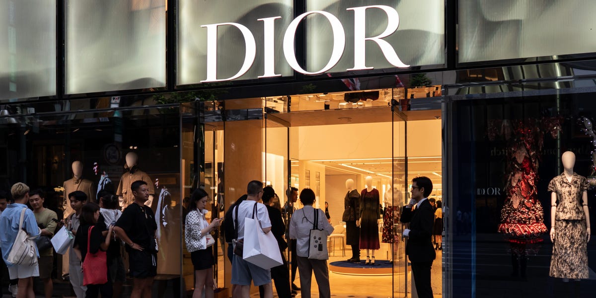 Rich Chinese tourists are flocking to Japan in search of luxury bargains