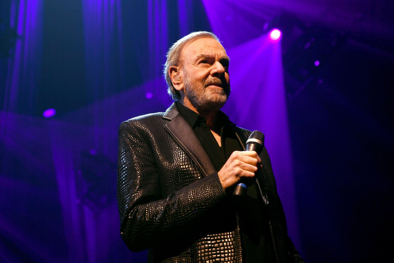 Neil Diamond Manages An Impressive Comeback With His Biggest Hit