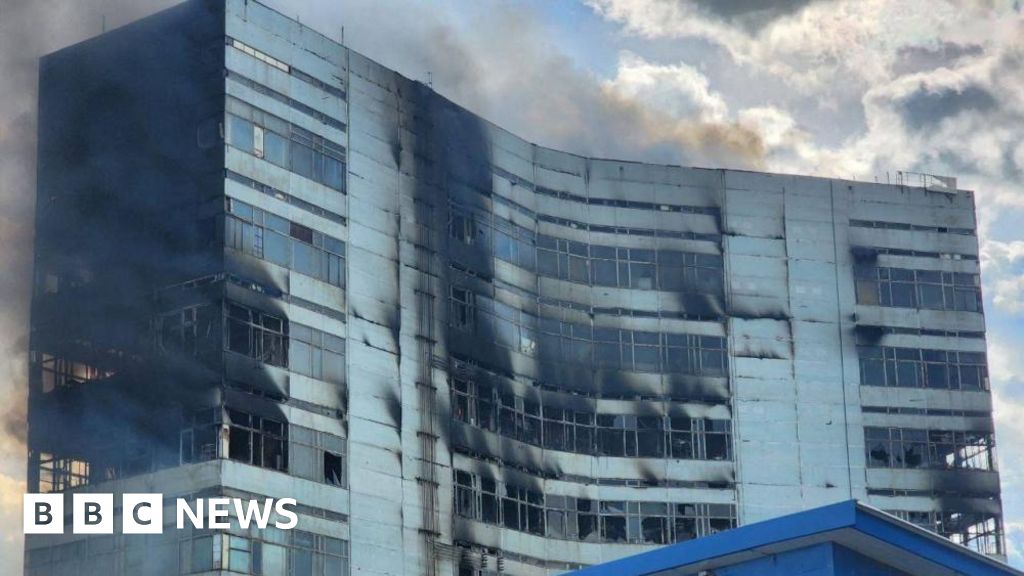 Staff trapped in deadly fire at Moscow office building
