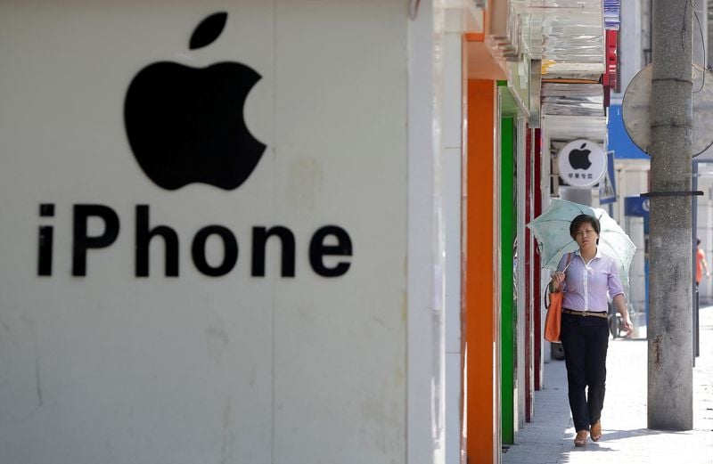 Apple's China market share shrinks as Huawei surges, data shows