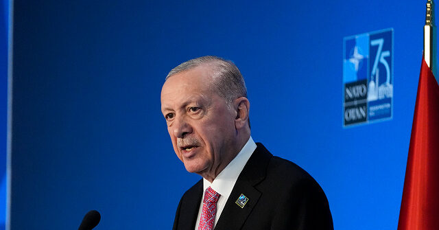 Turkey's Erdogan, Hamas Superfan, Threatens to Invade Israel