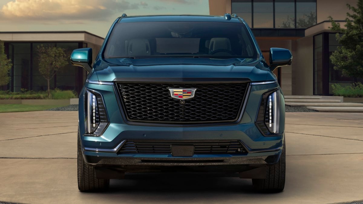 2025 Cadillac Escalade gets fat screen, other IQ goodies, rolls on 24s