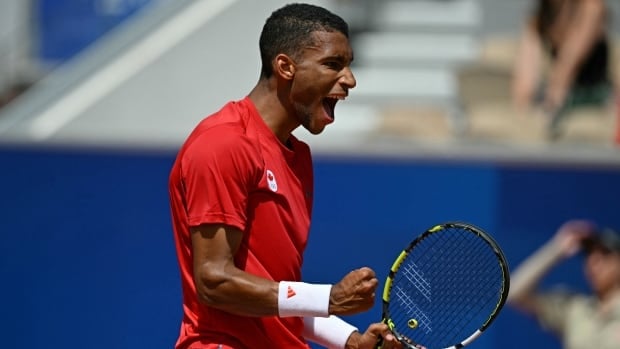 Auger-Aliassime reaches Olympic singles quarterfinals with upset win over Medvedev