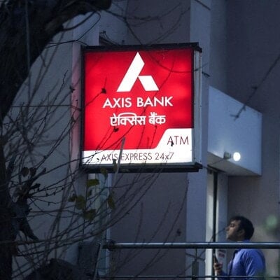 Axis Bank share price sinks 8% post Q1FY25 results shocker; time to buy?