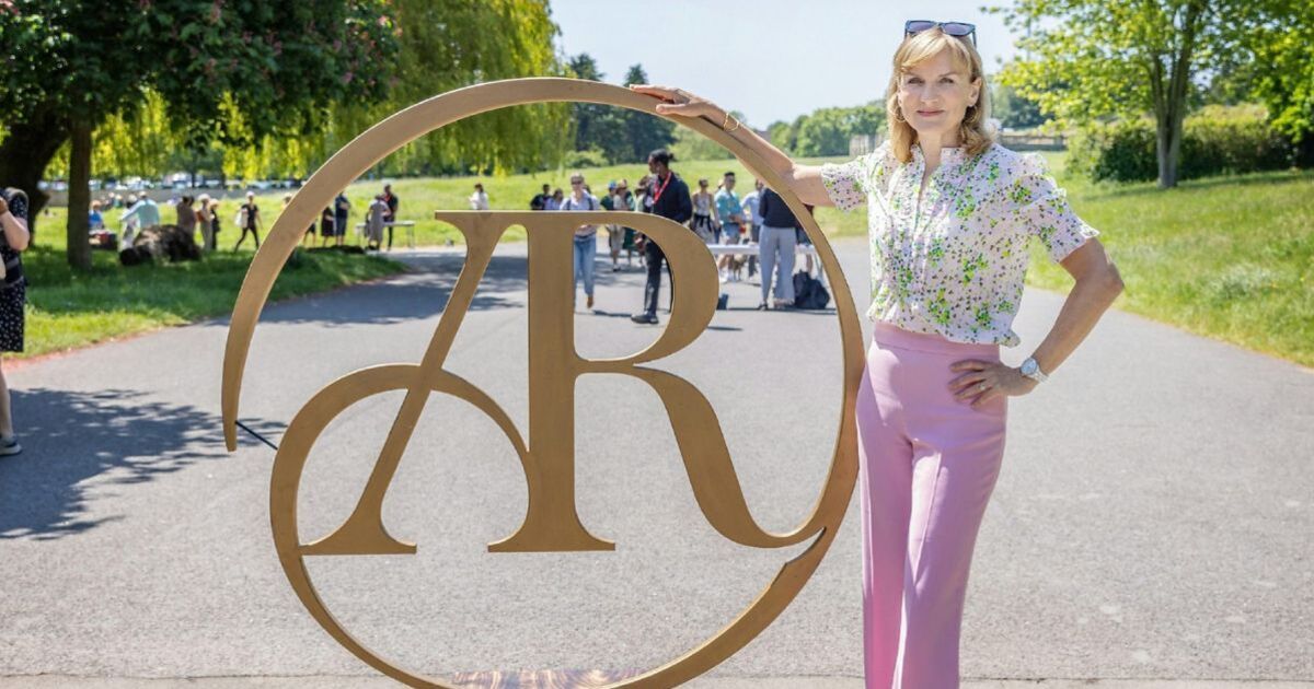 BBC slammed over TV licence as Antiques Roadshow delayed without warning