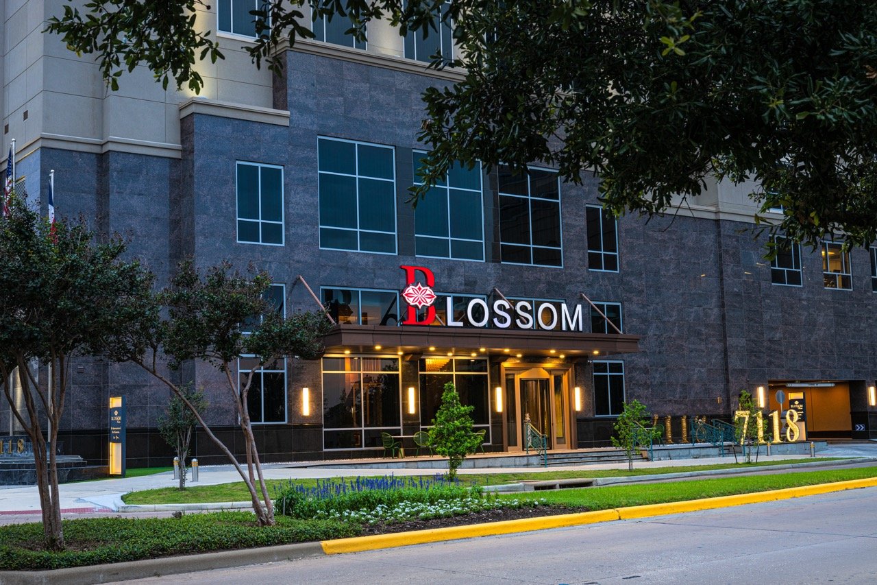 Blossom Hotel Houston - A Symphony of Luxury and Wellness