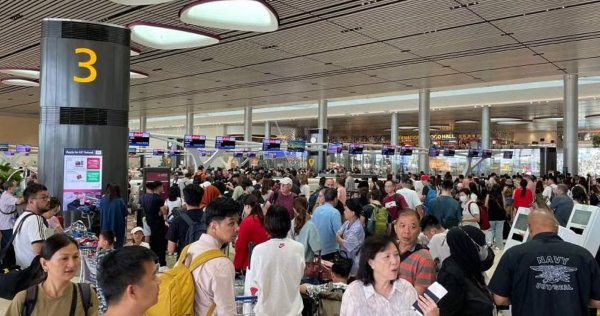 Check-ins for most airlines affected by global tech outage at Changi Airport back to normal