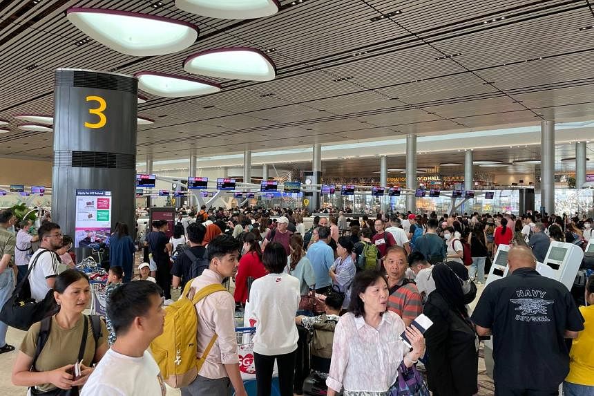 Check-ins for most airlines hit by global IT outage at Changi Airport back to normal