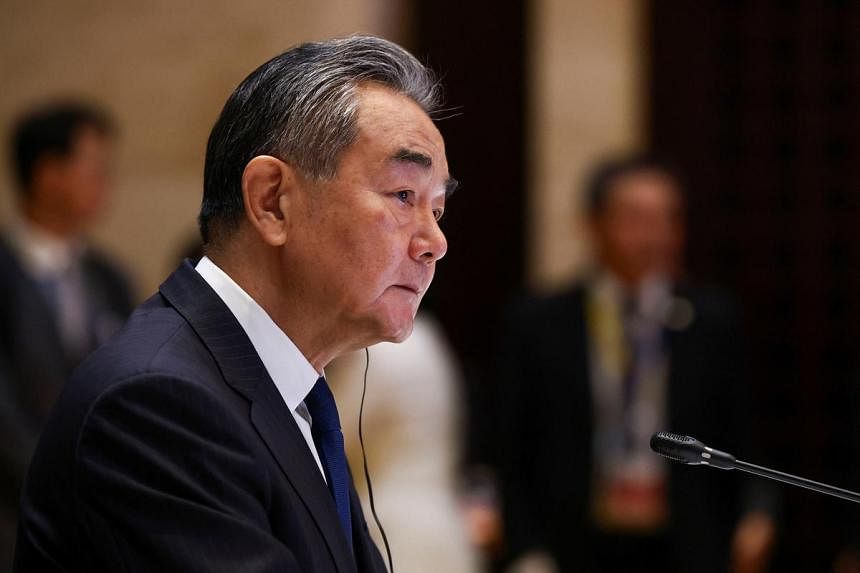China, S.Korea should avoid external interference, Chinese foreign minister says