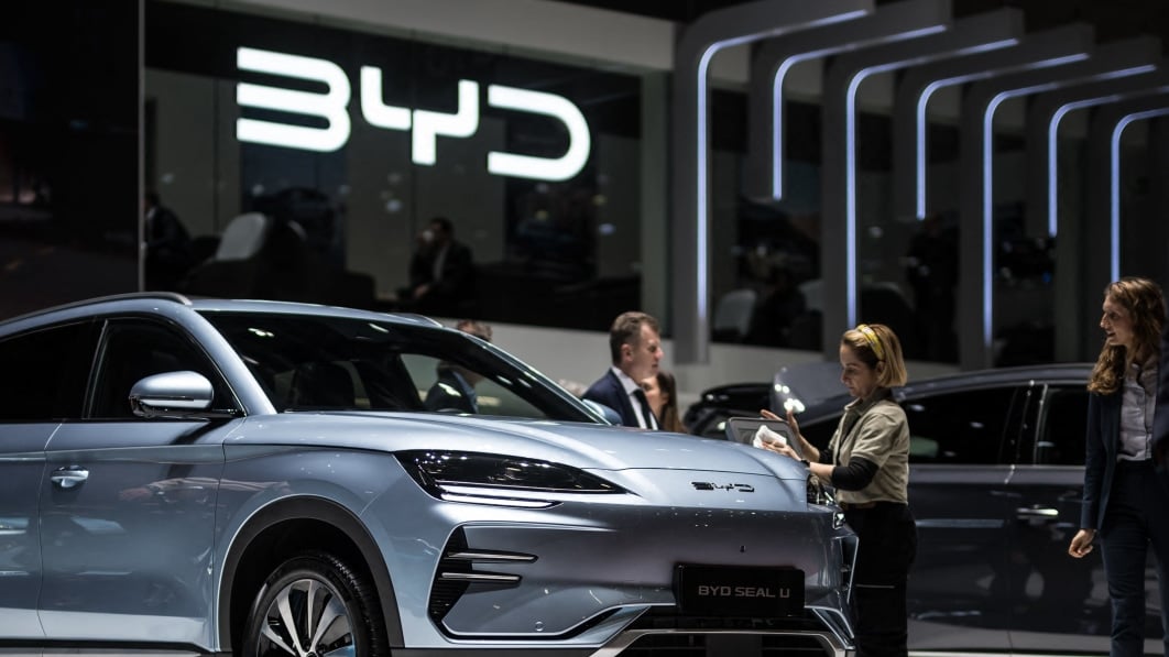 Chinese EV makers had a great quarter, and it should put Tesla on edge