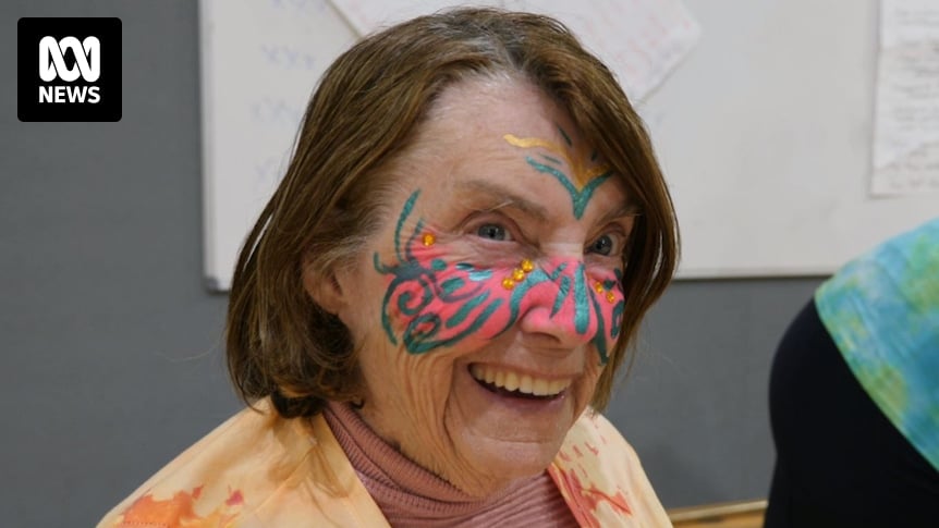 Circus program connecting seniors and students boosts wellbeing and confidence on NSW Mid North Coast