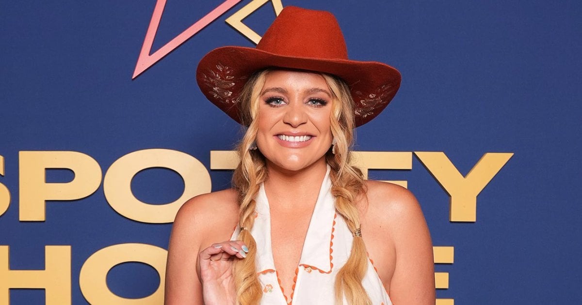 Country Singer Lauren Alaina Cancels Concerts After Father's Death
