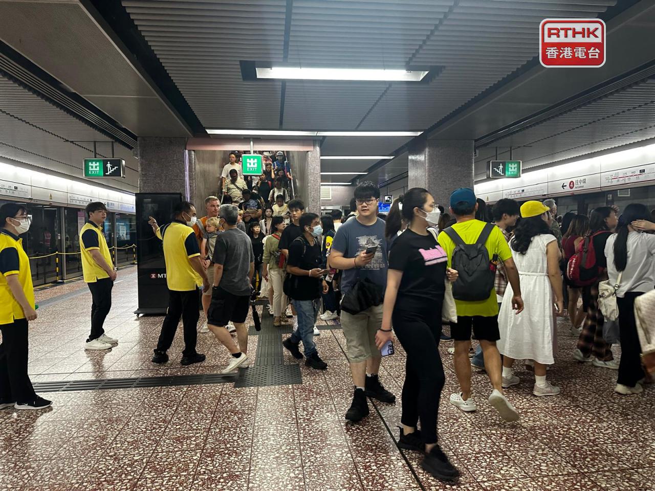 Crowds at Prince Edward amid partial MTR suspension