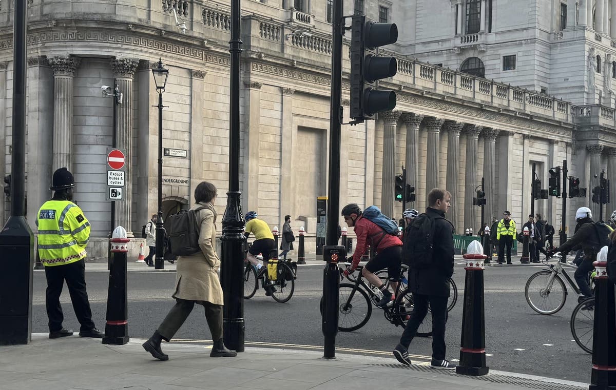 Eleven cyclists a day fined for running red lights in London as police get tough on law-breaking riders