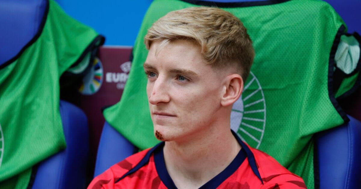 England fans worry about Anthony Gordon after sad Euro 2024 picture emerges