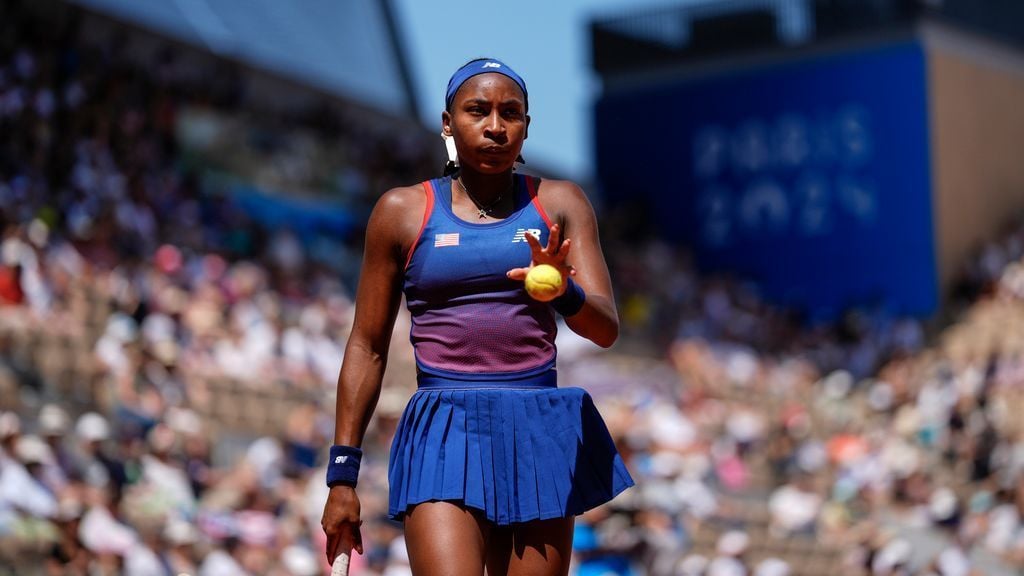 Gauff dominant again, into 3rd round of singles