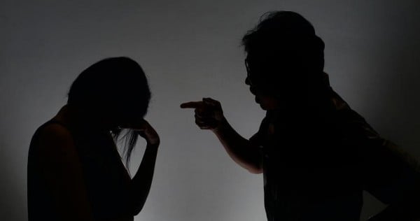 'He kept comparing me to other women': Singaporean man kicks Vietnamese wife out after she gives birth