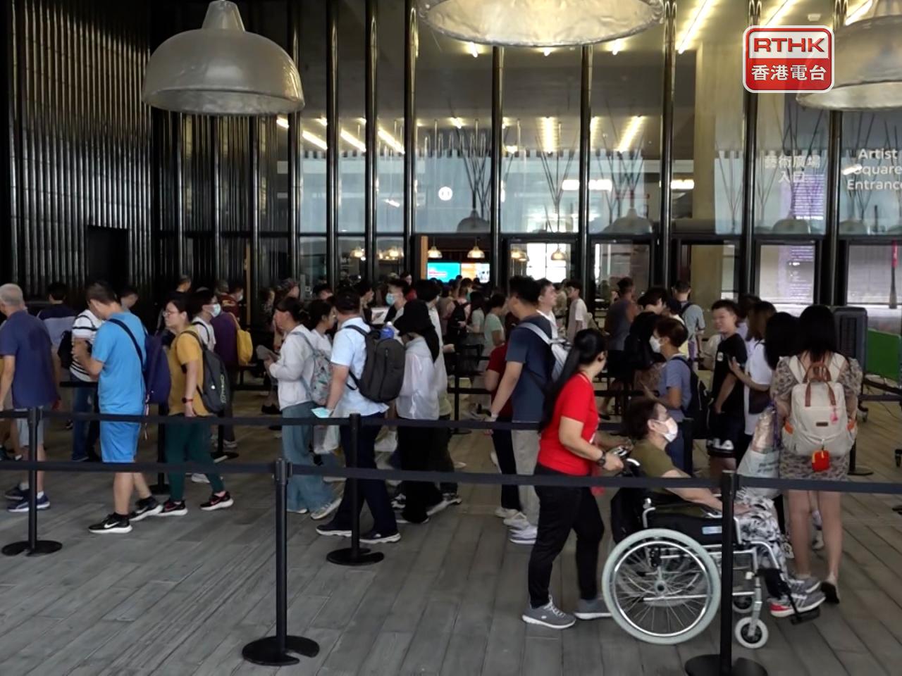 HKers and tourists enjoy July 1 goodies