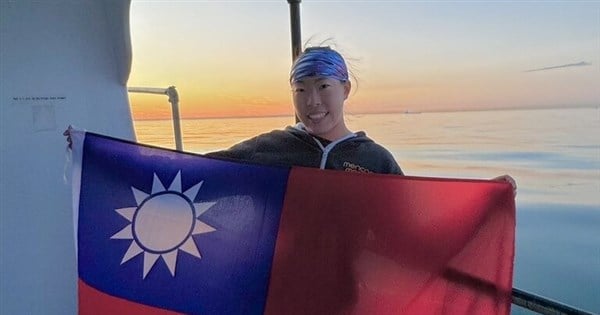 Hsu Wen-erh becomes 1st Taiwanese to swim solo across English Channel