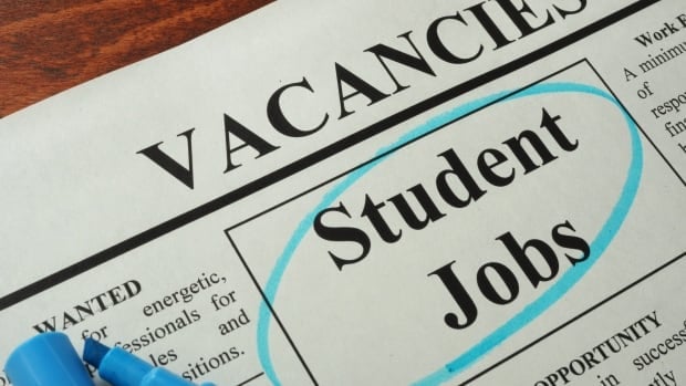 Hundreds of rejections a 'hard reality' for high school students looking for summer jobs