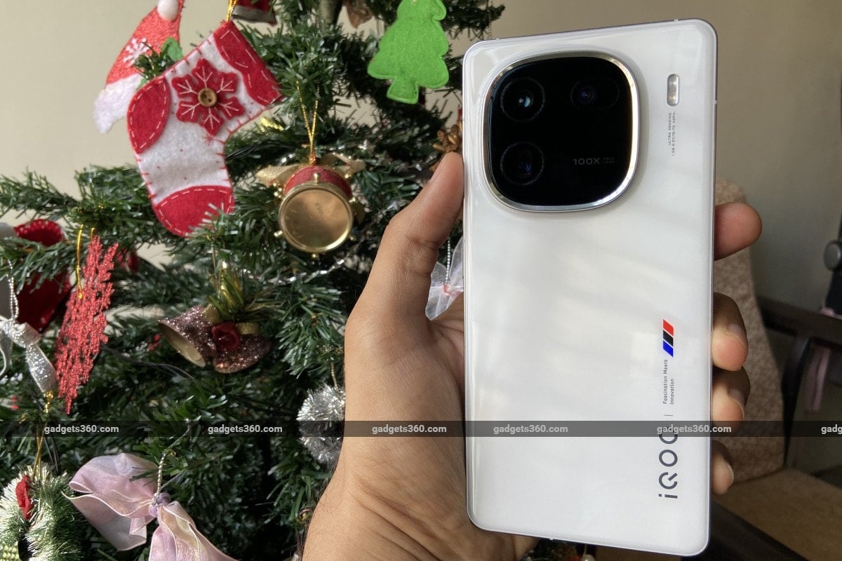 iQoo 13 Tipped to Feature Snapdragon 8 Gen 4 Chipset and Triple Rear Cameras