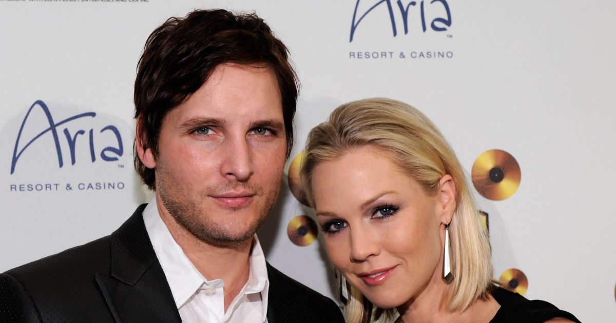 Jennie Garth and Peter Facinelli Have Family Day With Daughters