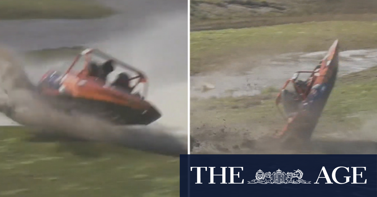 Jetboat spins out of control at V8 Superboats competition