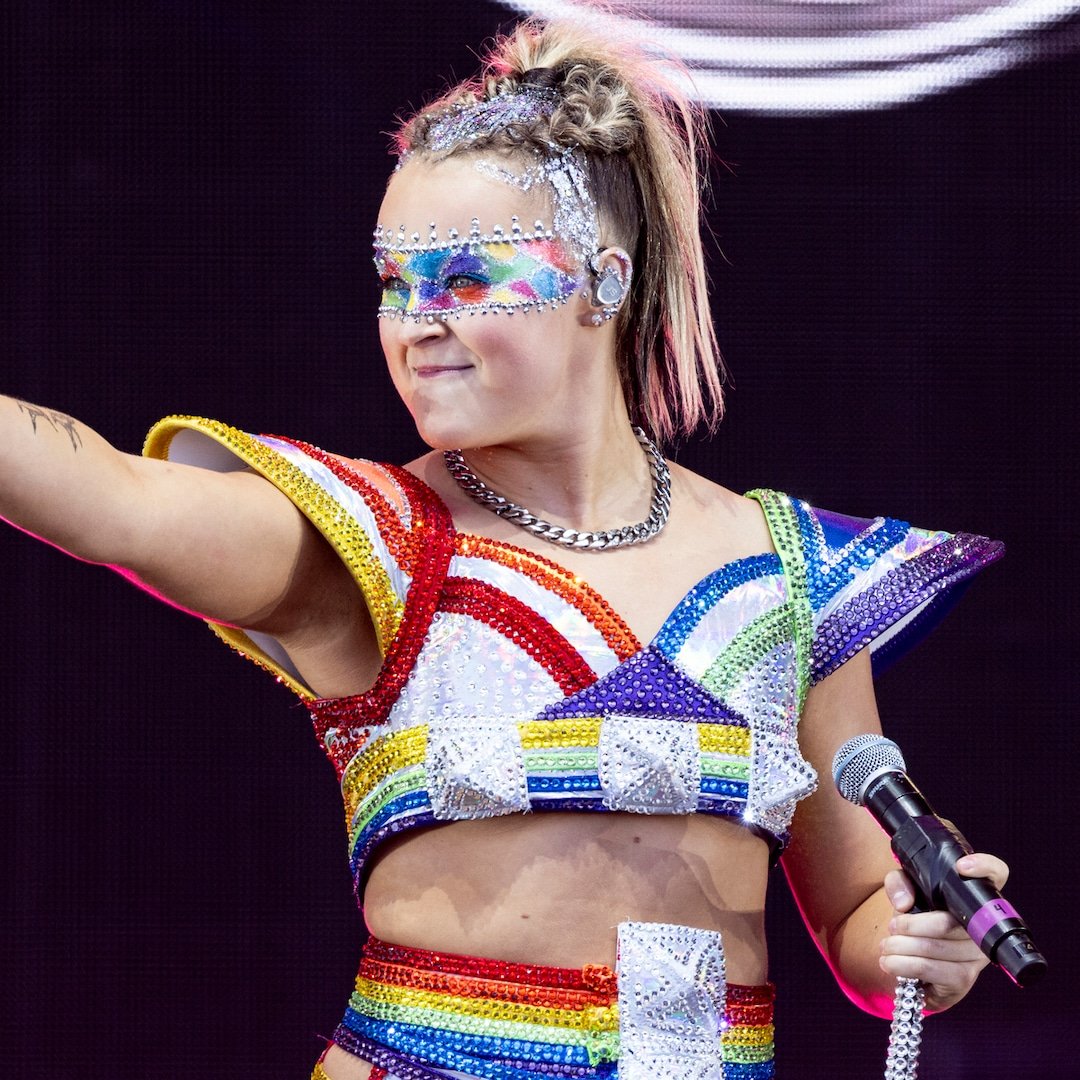  JoJo Siwa Curses Out Fans After Getting Booed at NYC Pride 