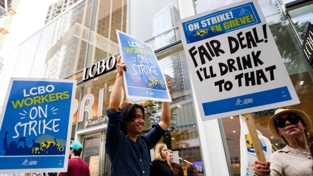 LCBO strike to end Monday after workers ratify tentative agreement