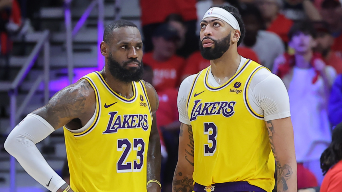  LeBron James and Anthony Davis are thriving for Team USA, so what does that say about the Lakers? 