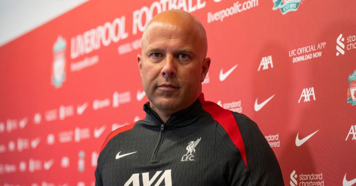Liverpool boss Arne Slot told which defender he must sign as ex-star gives mixed messages