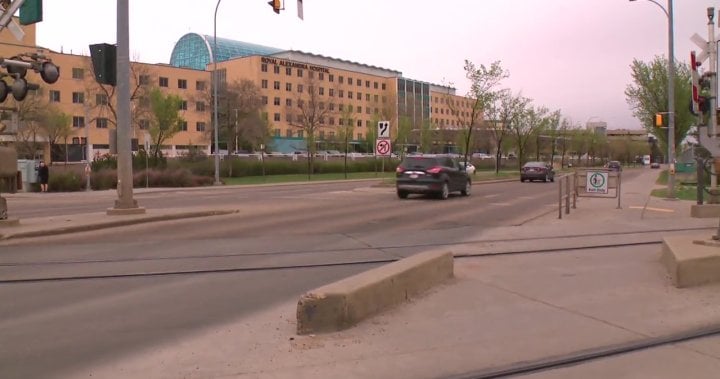 Man dies at Royal Alexandra Hospital after showing up with gunshot wounds