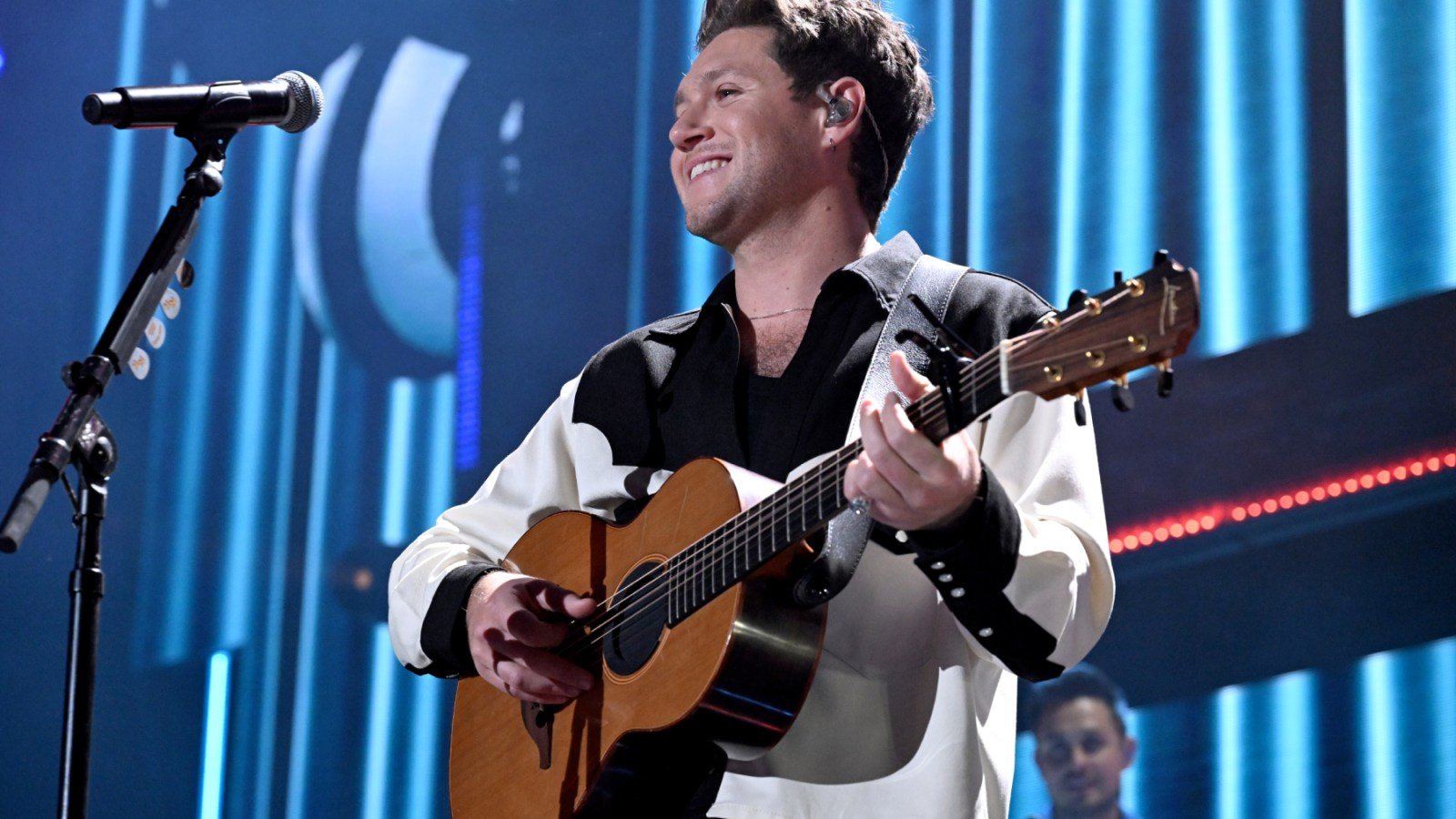 Niall Horan Had to Walk to His Toronto Show Because of Traffic