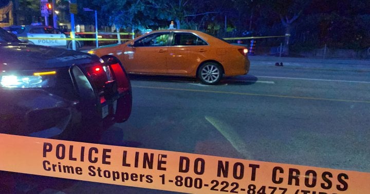 Passenger arrested after taxi driver stabbed in downtown Toronto
