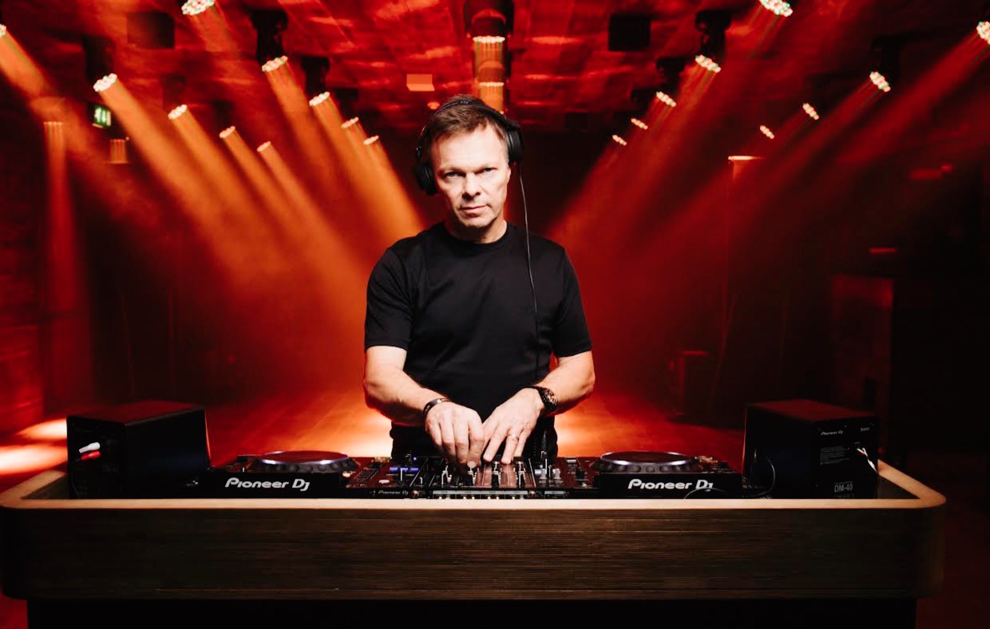 Pete Tong to become first ever DJ to play on the F1 grid at Silverstone